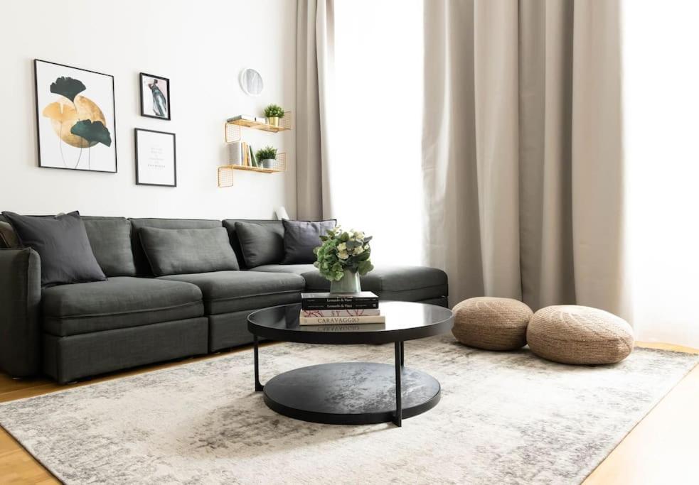 Franz 23 - Typical Viennese Apartment In The Heart Of Виена Екстериор снимка